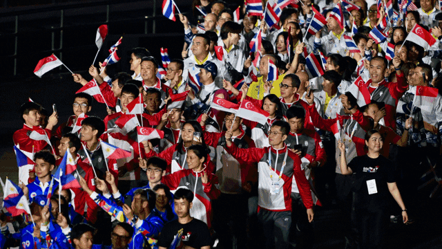 状态出色！哈登半场17分5助，伦纳德轰下18分