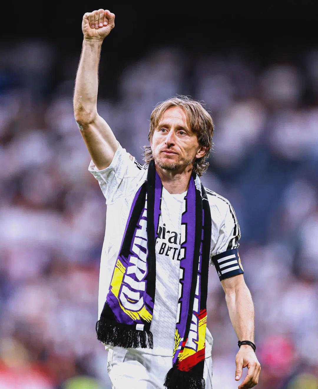 ESPN：曼联重点关注边翼卫引援，并且有7名中场目标