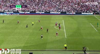 WAZ评沙尔克球员表现：两边翼卫灾难发挥，卡里乌斯超神