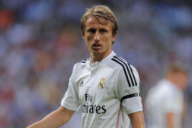 记者：王刚伤情比想象中好，侯森缝了20多针坐火车返京