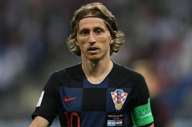 英媒：利物浦高层力挺斯洛特，称萨拉赫应有职业素养