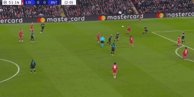 成都蓉城在中超和足协杯表现不佳，古尔芬克尔可能离队，周定洋面临续约问题，俱乐部需补强阵容。